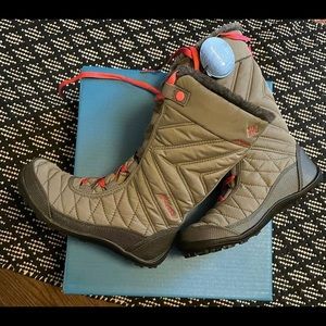 Girls Columbia NWT winter boots
